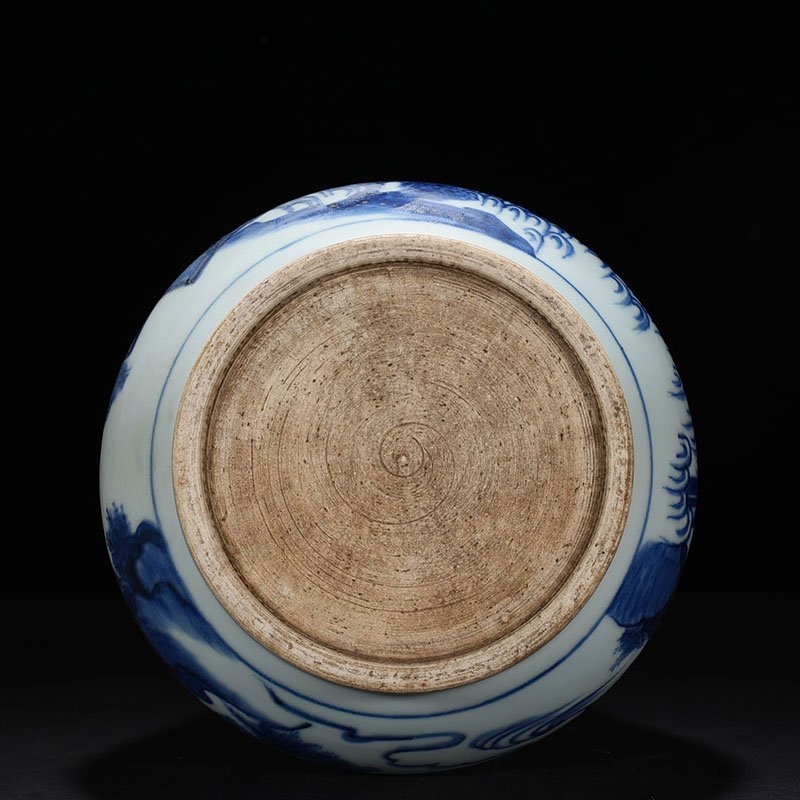 Qing Dynasty Shunzhi blue and white straight-neck vase