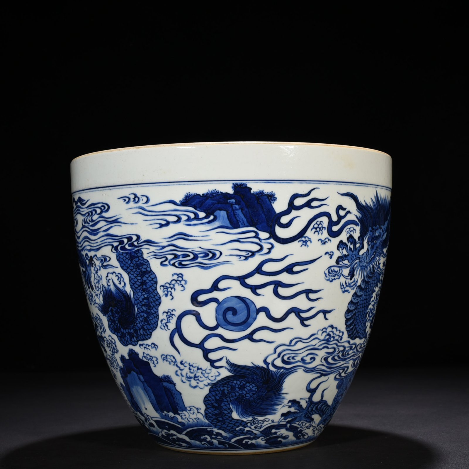 Qing Dynasty Shunzhi blue and white double dragons playing with beads pattern vat