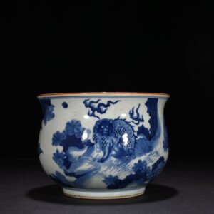 Qing Dynasty Shunzhi blue and white banana unicorn pattern furnace