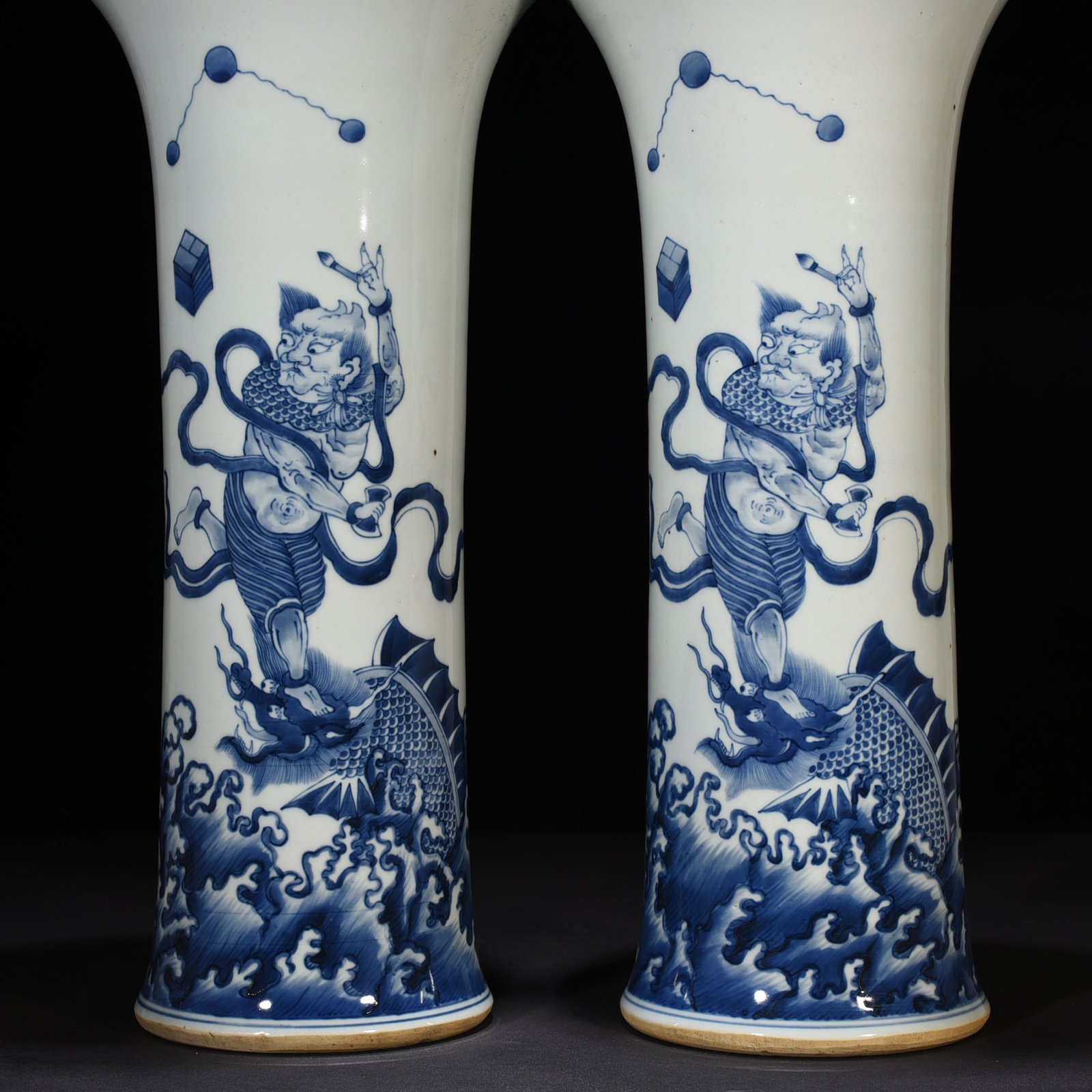 Qing Dynasty Shunzhi blue and white Oi Xing dou figure pattern flower goblet