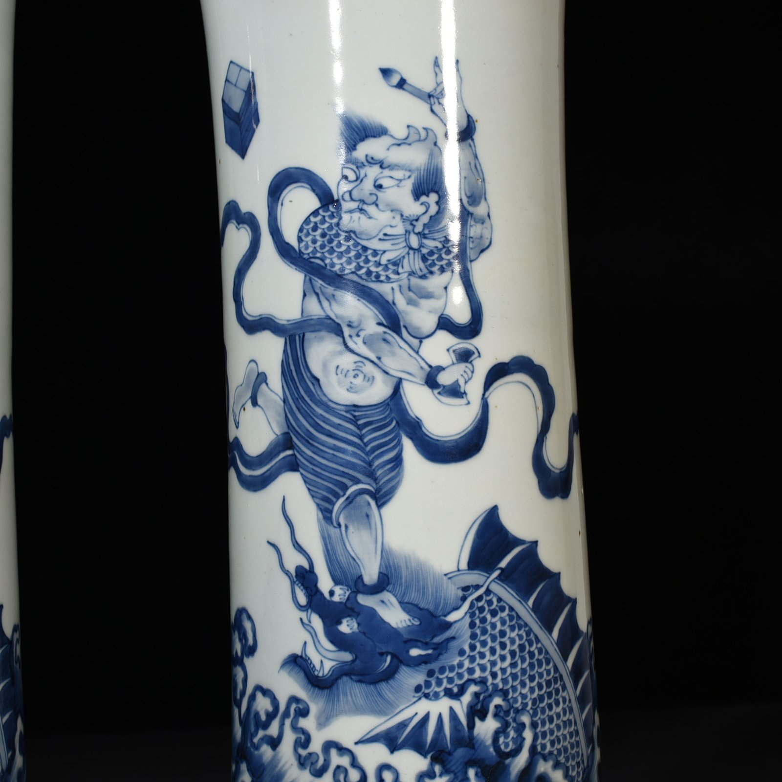 Qing Dynasty Shunzhi blue and white Oi Xing dou figure pattern flower goblet