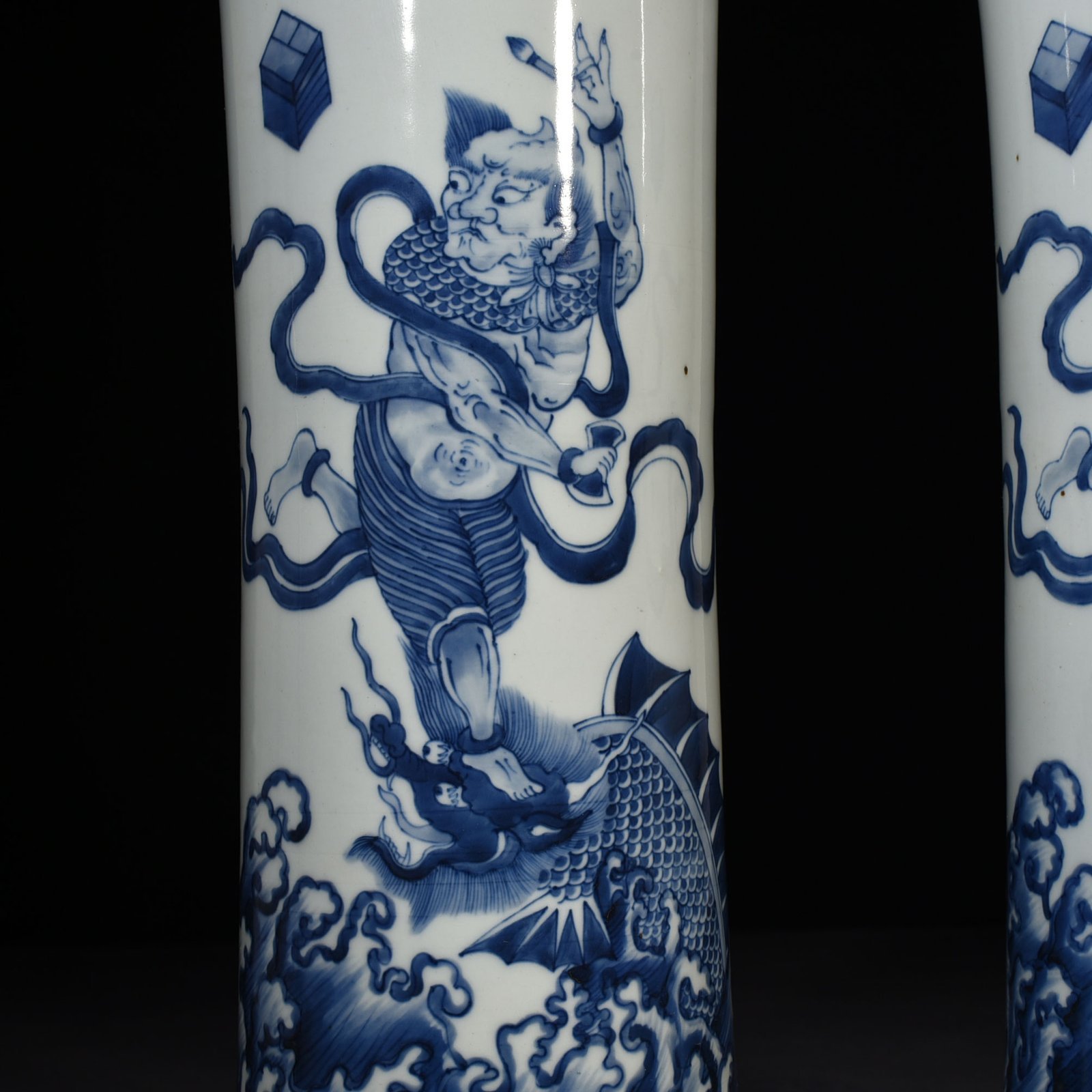 Qing Dynasty Shunzhi blue and white Oi Xing dou figure pattern flower goblet