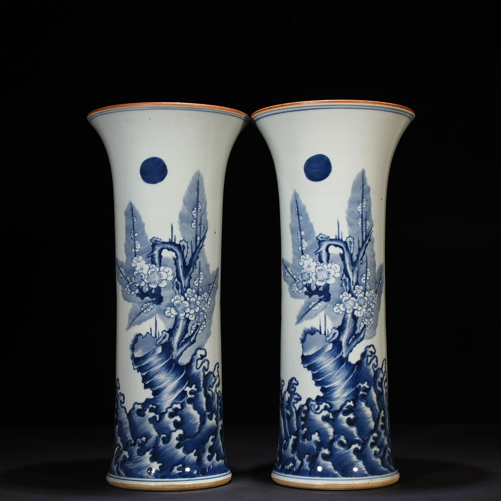 Qing Dynasty Shunzhi blue and white Oi Xing dou figure pattern flower goblet