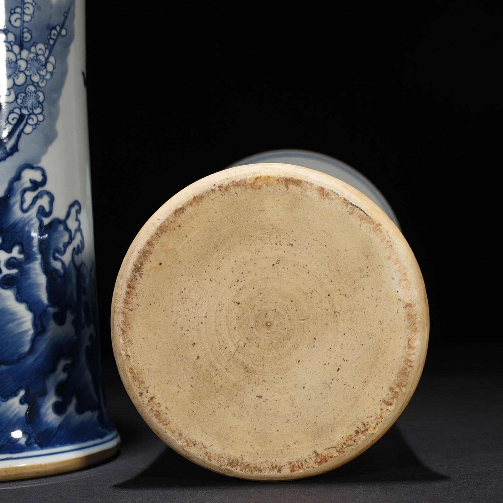 Qing Dynasty Shunzhi blue and white Oi Xing dou figure pattern flower goblet