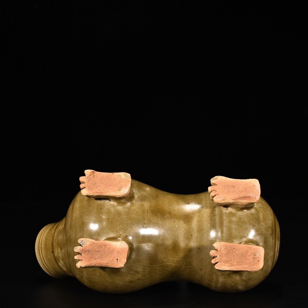 Jin Dynasty Yue kiln celadon tiger statue