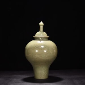 Five Dynasty Yue Kiln Celadon Carved Dragon Pattern Double Cover Jar