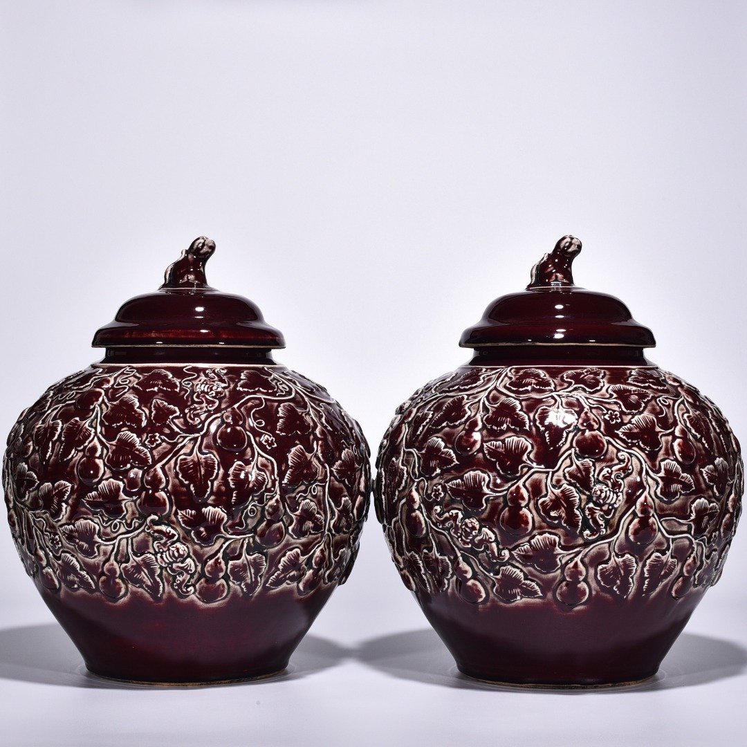 Yuan Dynasty red glaze plastic Fushou Bandai lid jar