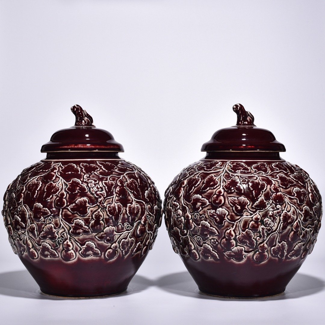 Yuan Dynasty red glaze plastic Fushou Bandai lid jar