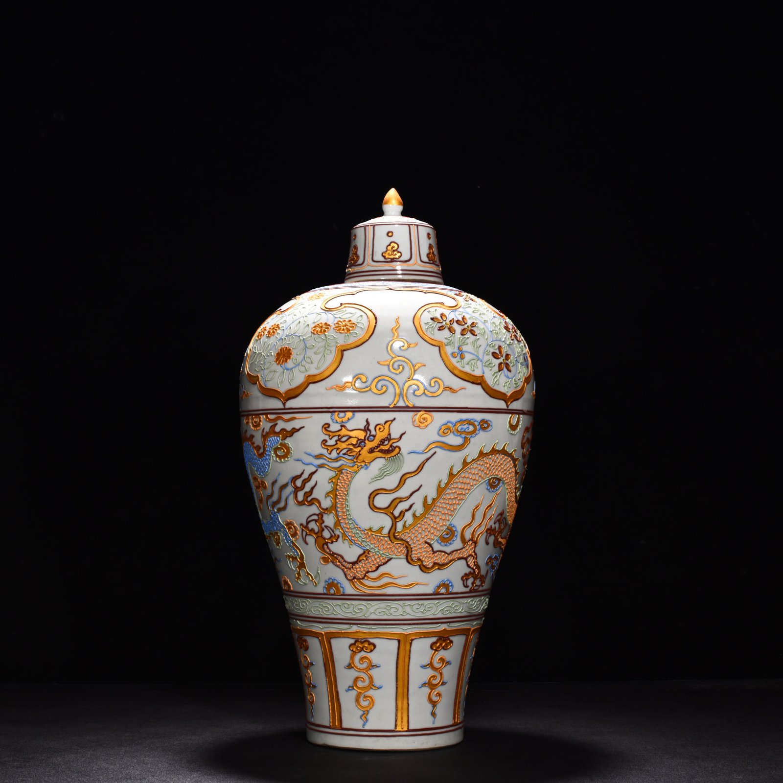 Yuan Dynasty painted plum vase with gold dragon pattern and lid
