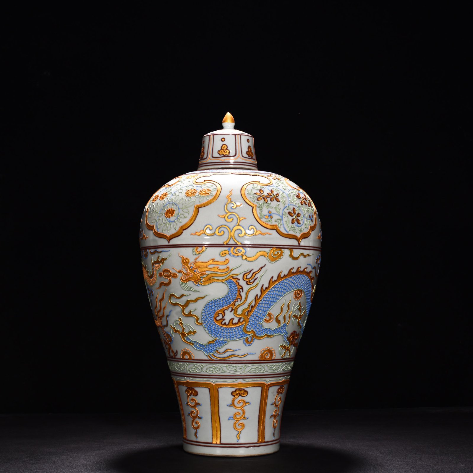 Yuan Dynasty painted plum vase with gold dragon pattern and lid