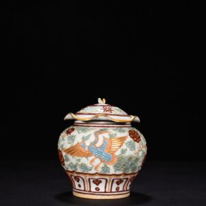 Yuan Dynasty Cai Li powder painted gold peony flower phoenix pattern lotus leaf lid jar