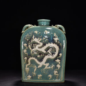 Yuan Dynasty kiln engraved flat bottle with dragon ears and cloud dragon pattern