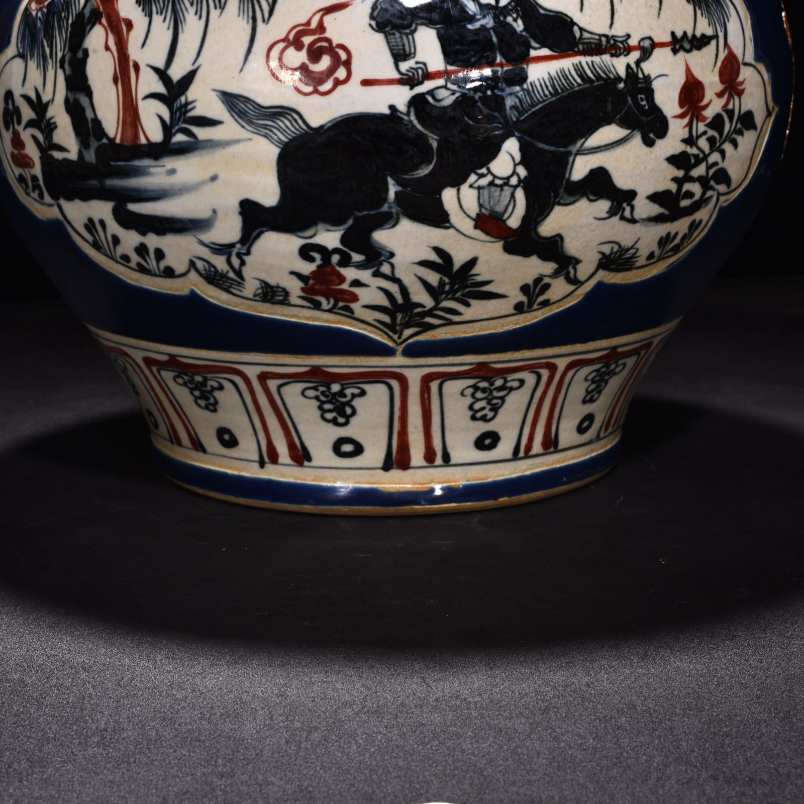 Yuan Dynasty blue glaze blue and white underglaze red gilt dragon and phoenix jar