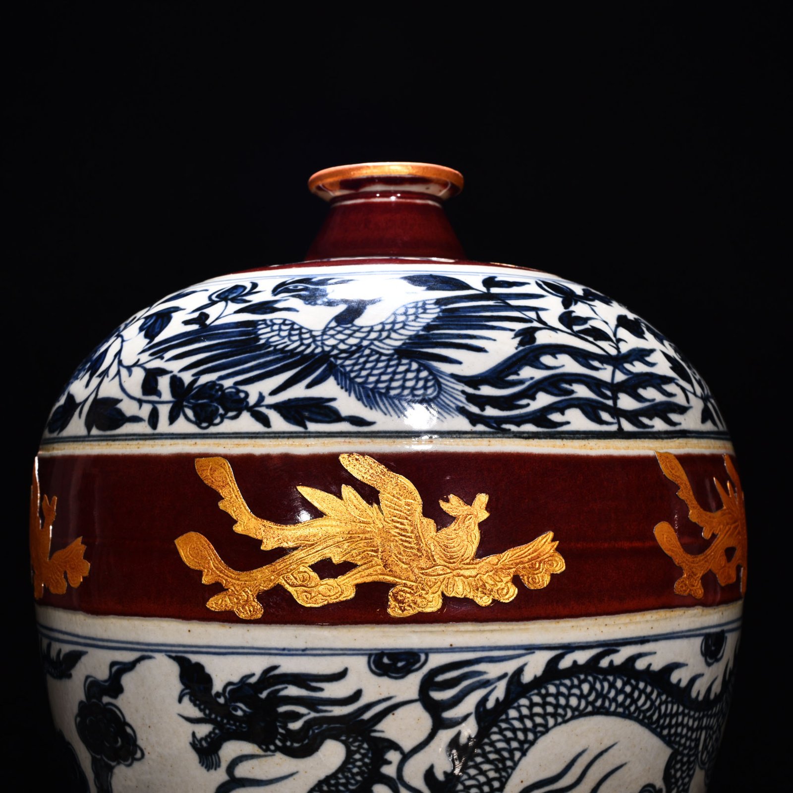 Yuan Dynasty A blue and white gilt plum vase with dragon and phoenix patterns