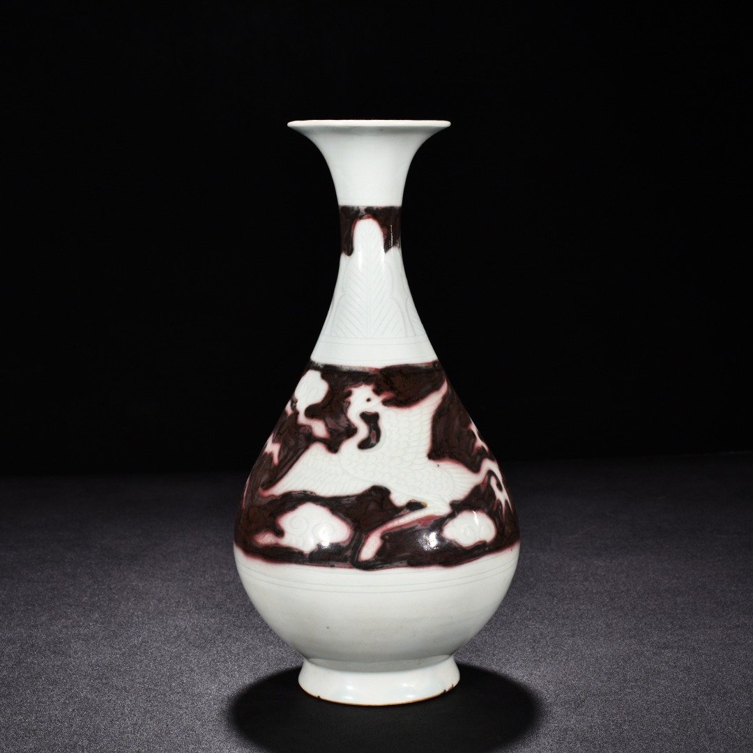 Yuan Dynasty underglaze red jade pot with phoenix pattern