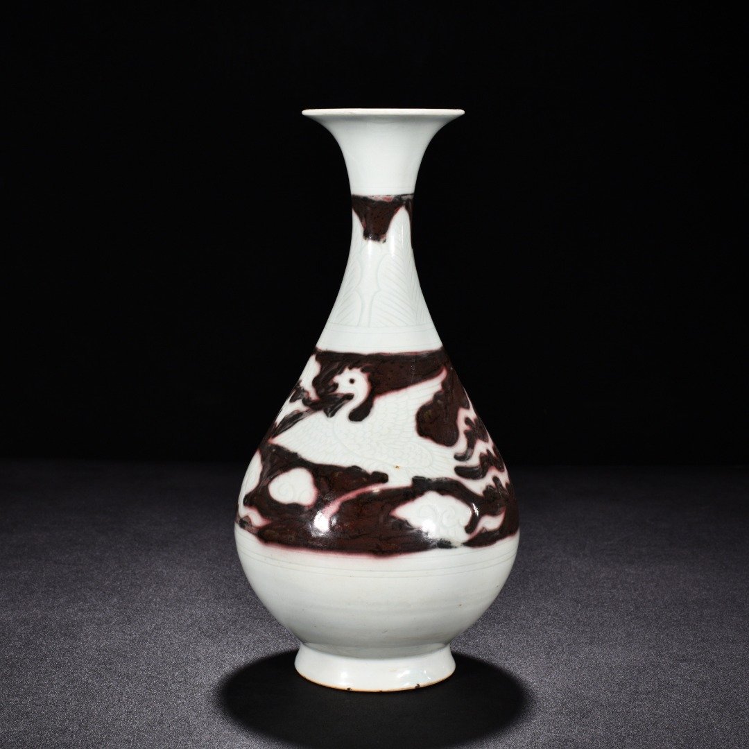 Yuan Dynasty underglaze red jade pot with phoenix pattern