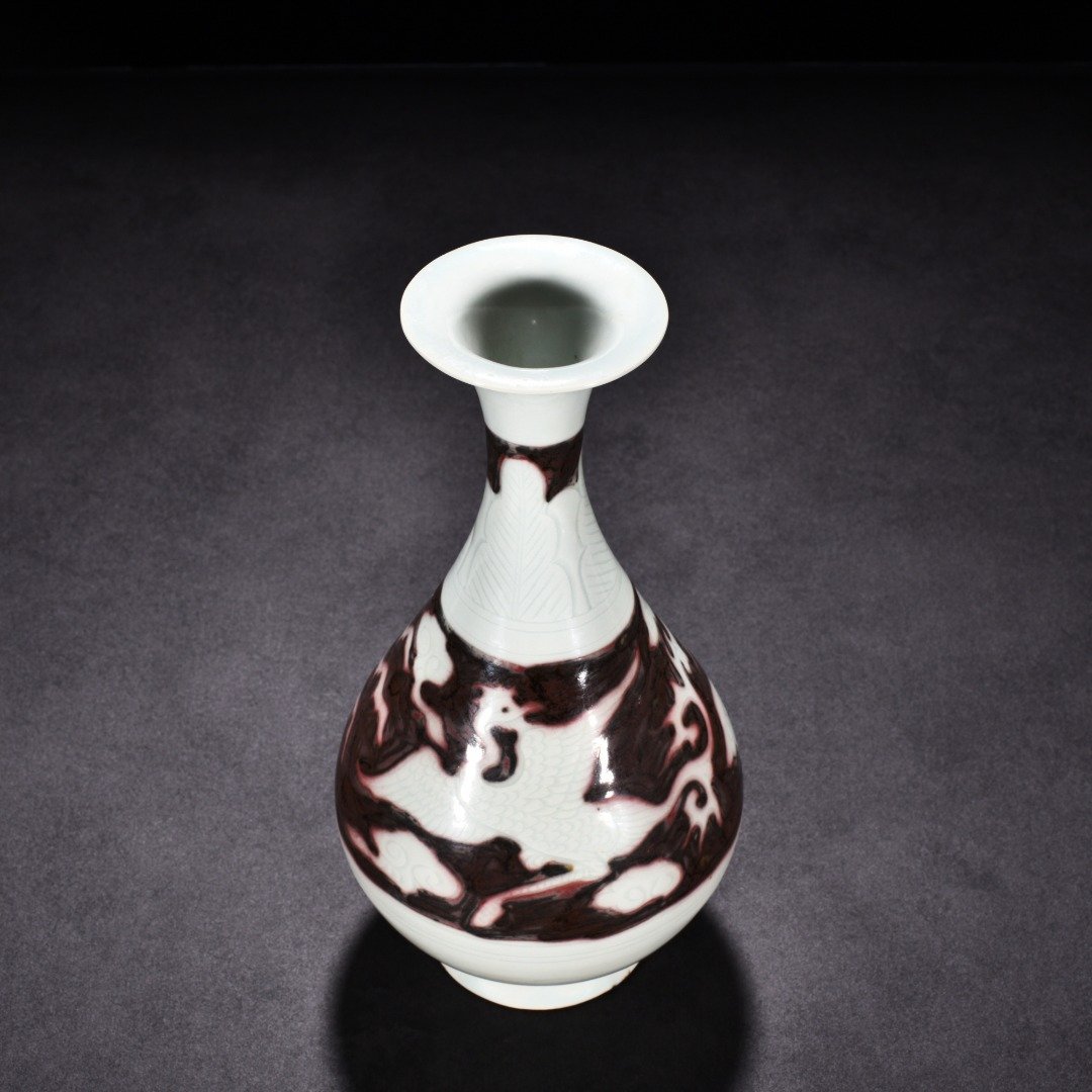 Yuan Dynasty underglaze red jade pot with phoenix pattern