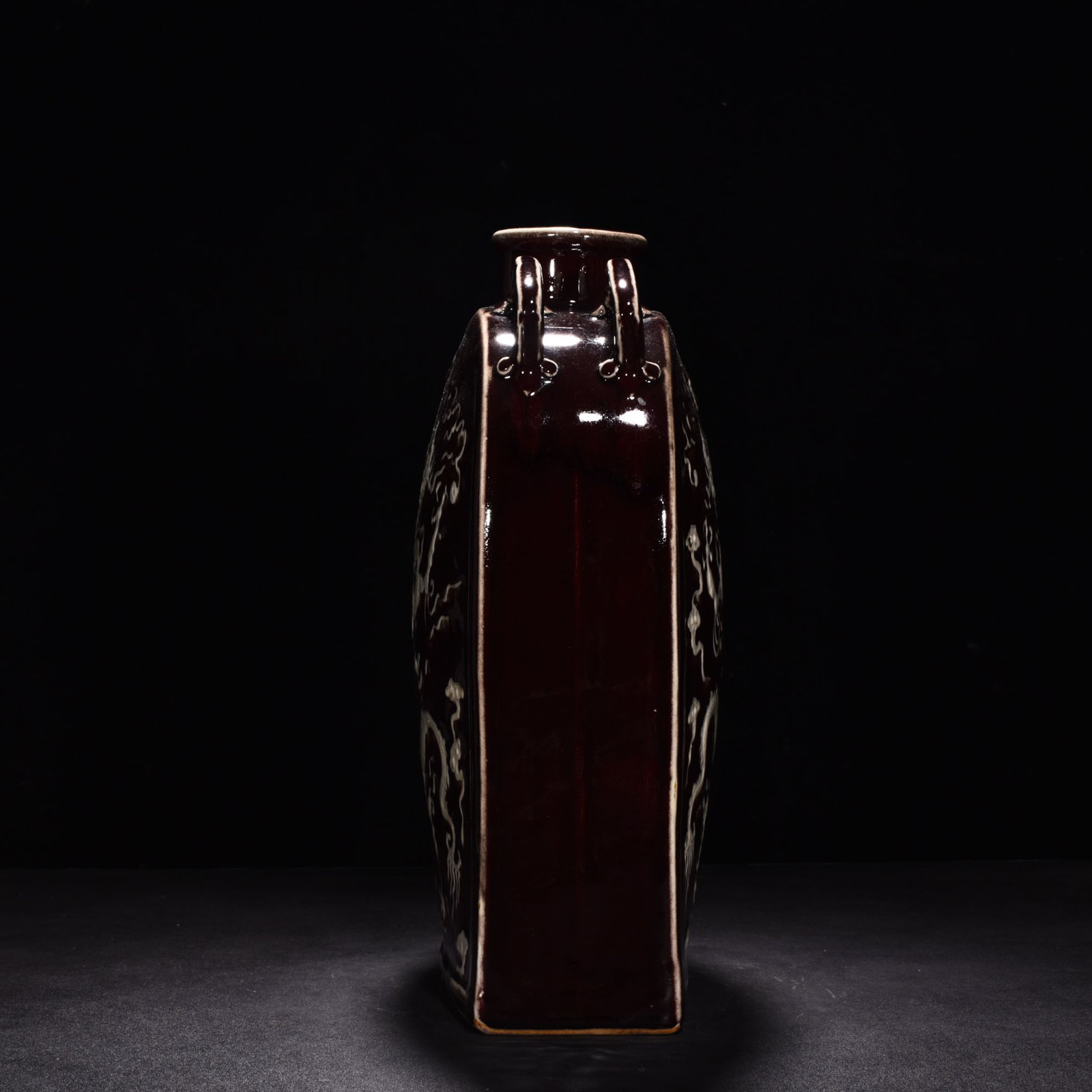 Yuan Dynasty red glaze engraved dragon pattern four series flat bottle