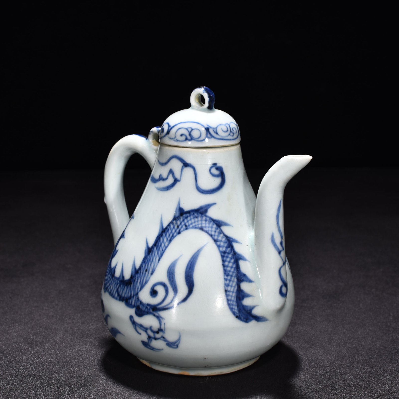 Yuan Dynasty blue and white pear shaped pot with cloud and dragon pattern