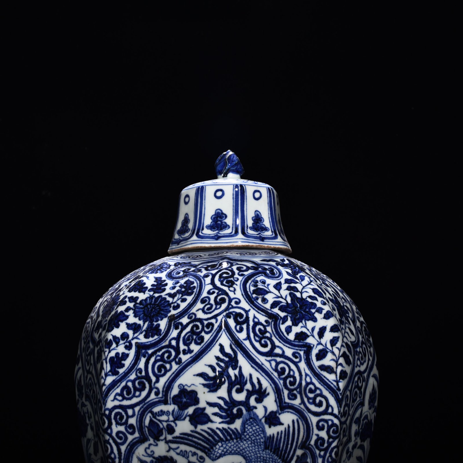 Yuan Dynasty blue and white phoenix pattern octagonal plum vase