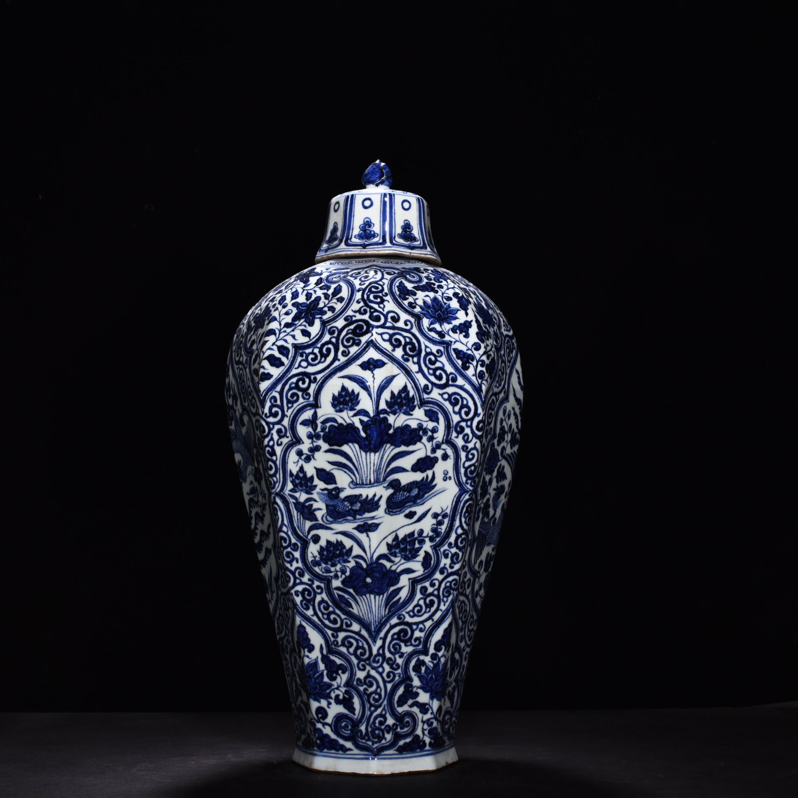 Yuan Dynasty blue and white phoenix pattern octagonal plum vase
