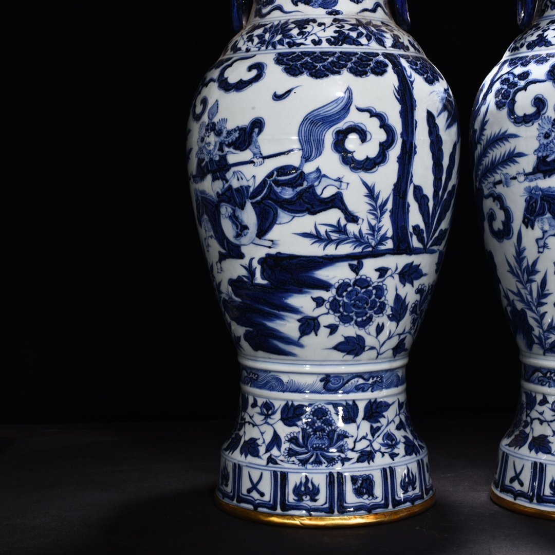 Yuan Dynasty blue and white savior riding alone elephant ear vase gilt and inlaid with gems