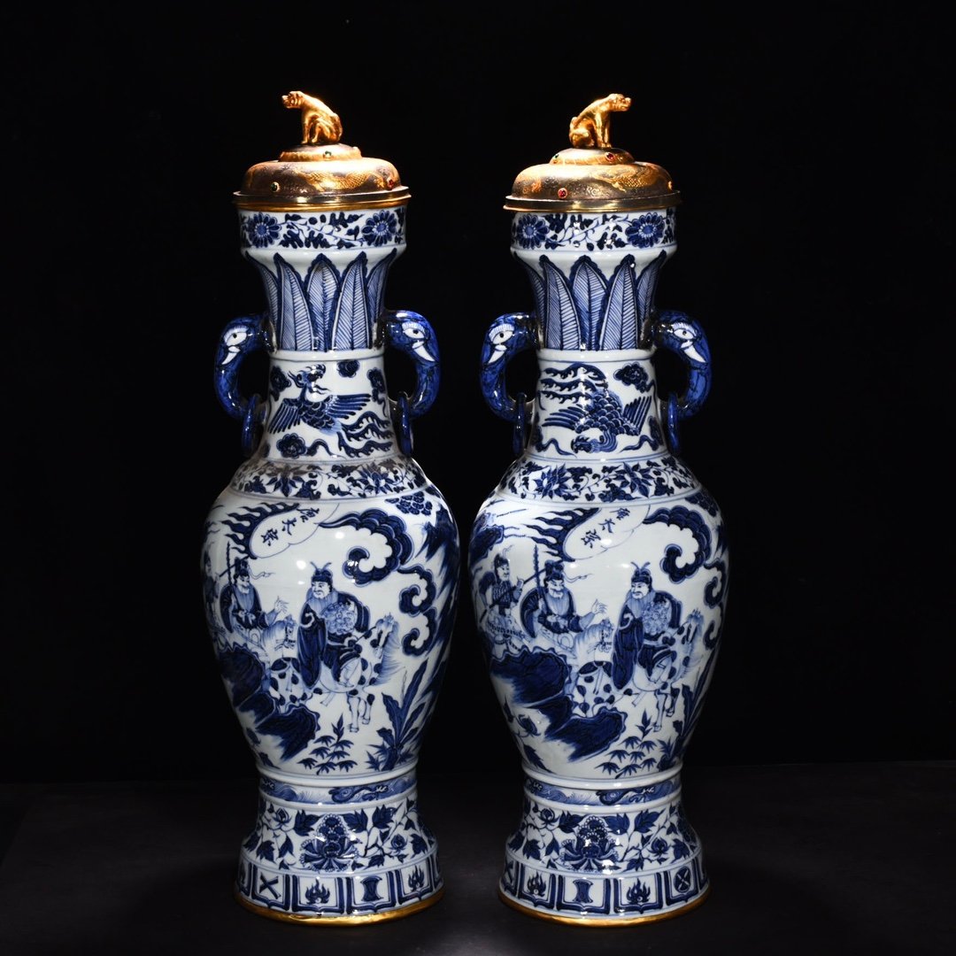 Yuan Dynasty blue and white savior riding alone elephant ear vase gilt and inlaid with gems