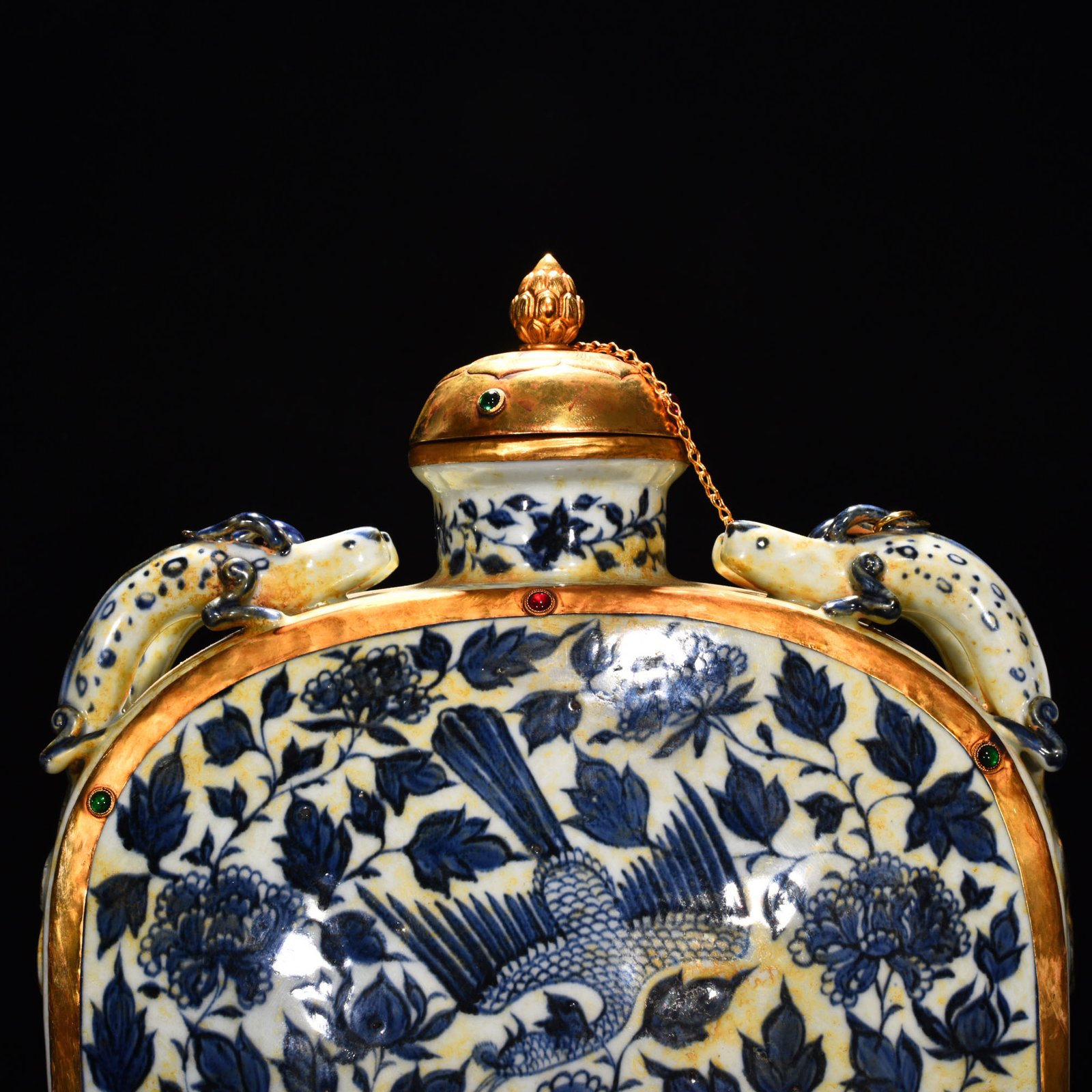 Yuan Dynasty blue and white with double phoenix pattern and four series flat vase