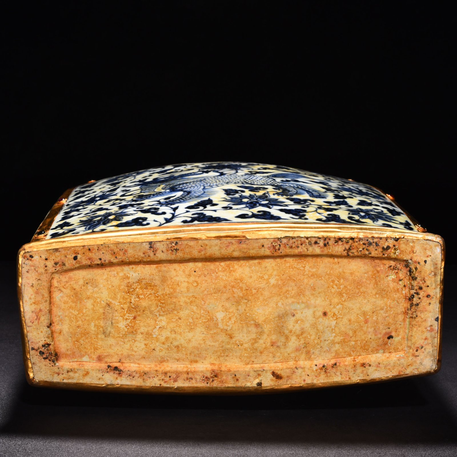 Yuan Dynasty blue and white with double phoenix pattern and four series flat vase