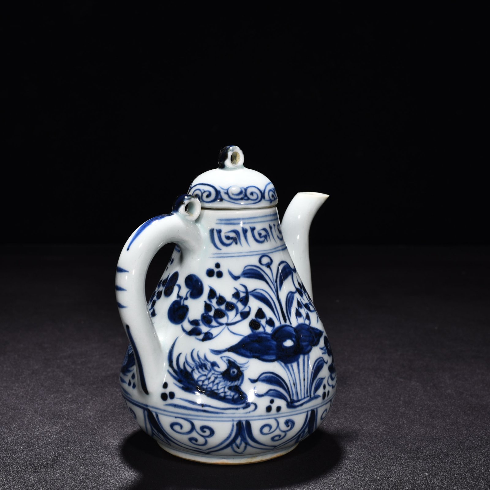 Yuan Dynasty lotus pond pear shaped pot with mandarin duck pattern