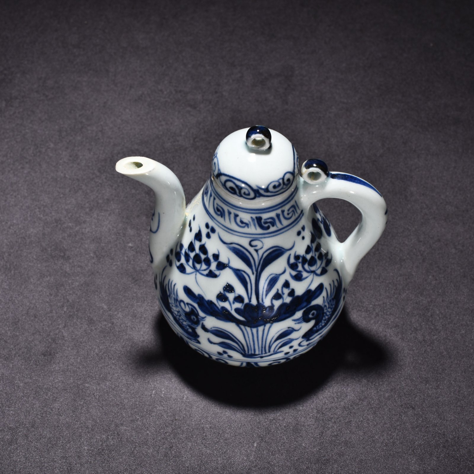 Yuan Dynasty lotus pond pear shaped pot with mandarin duck pattern
