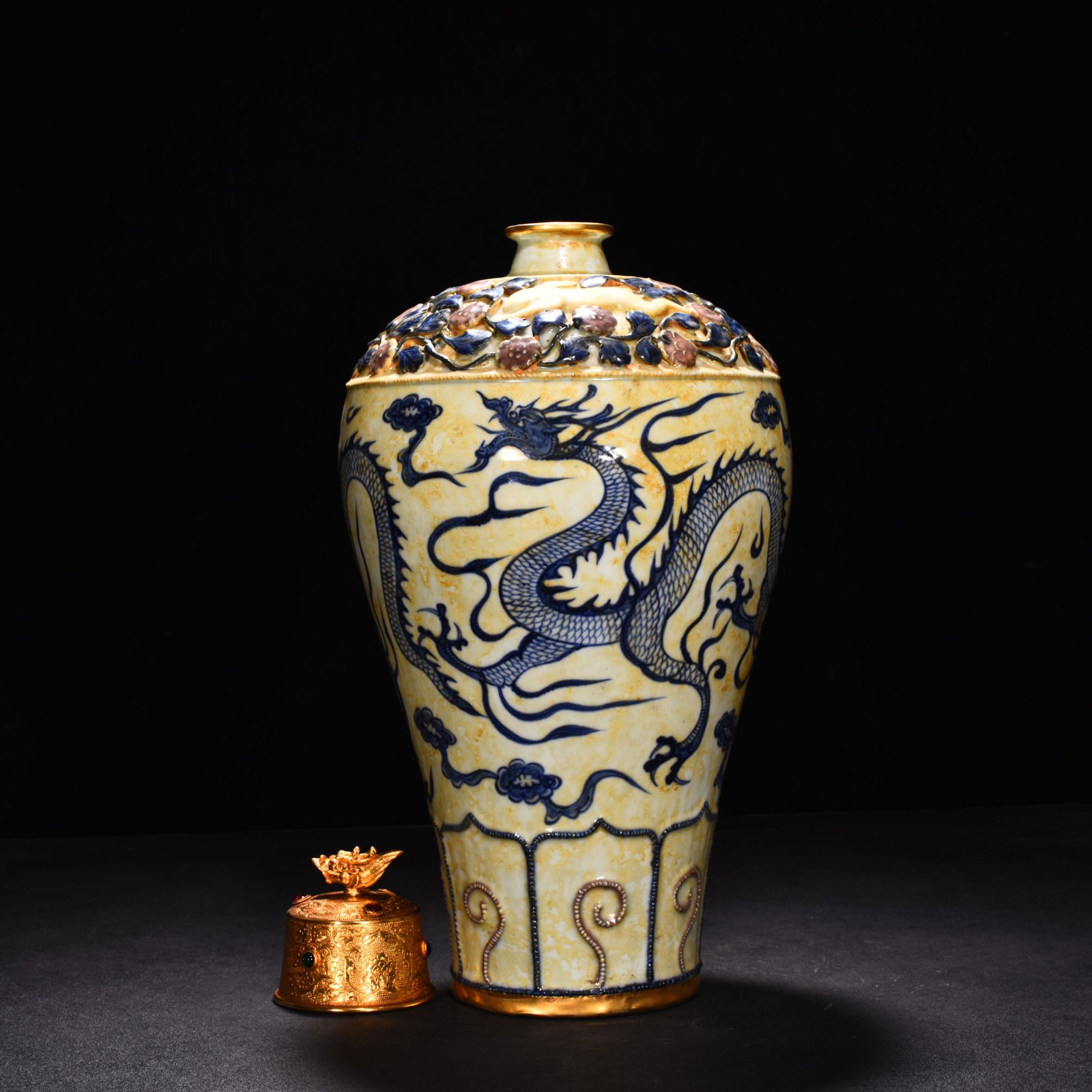Yuan Dynasty blue and white underglaze red plum vase with cloud and dragon pattern