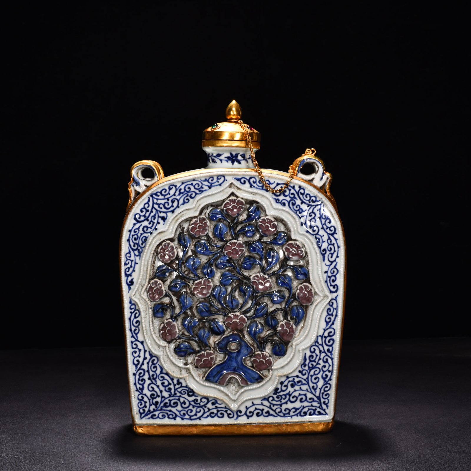 Yuan Dynasty blue and white underglaze red pinch flower flat vase