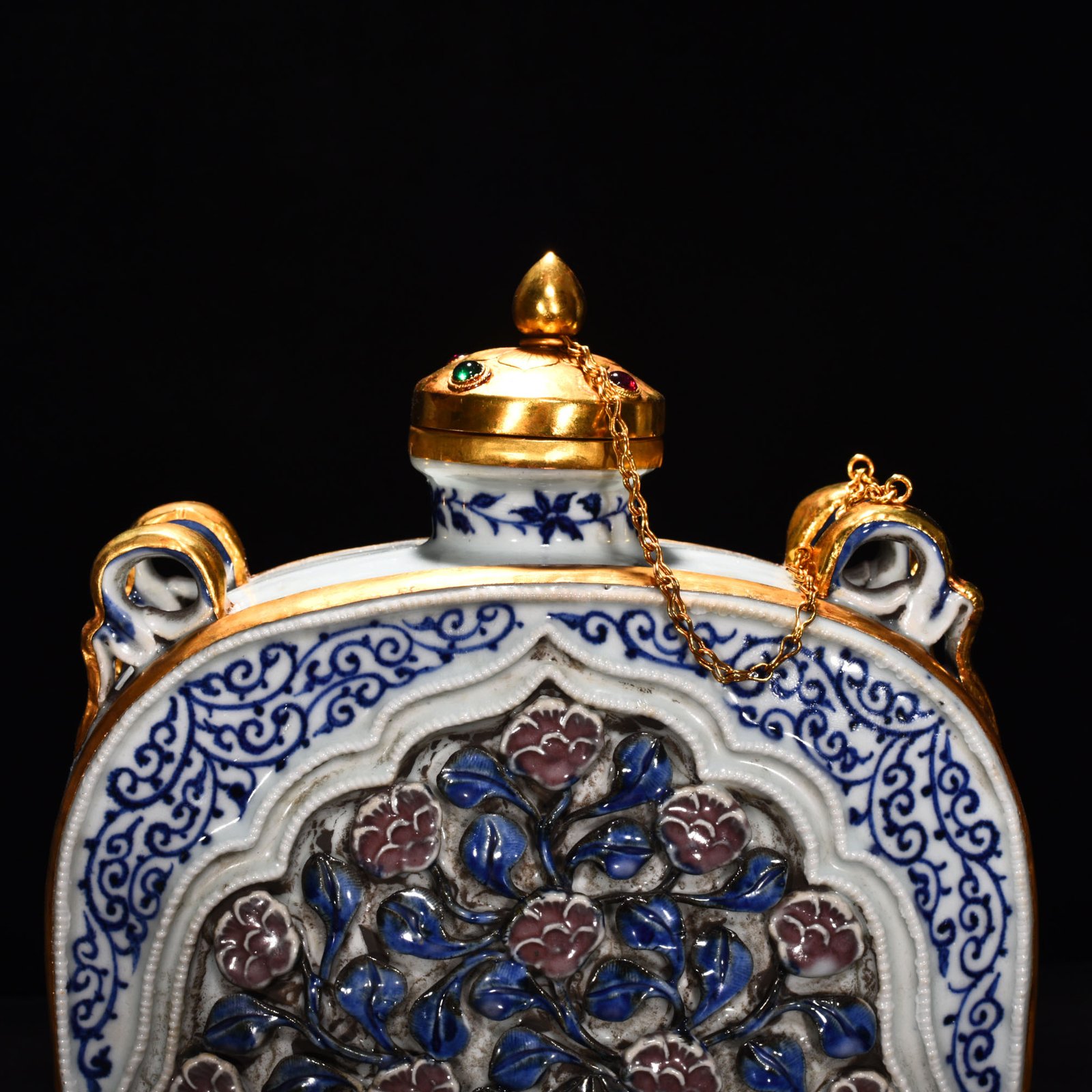 Yuan Dynasty blue and white underglaze red pinch flower flat vase