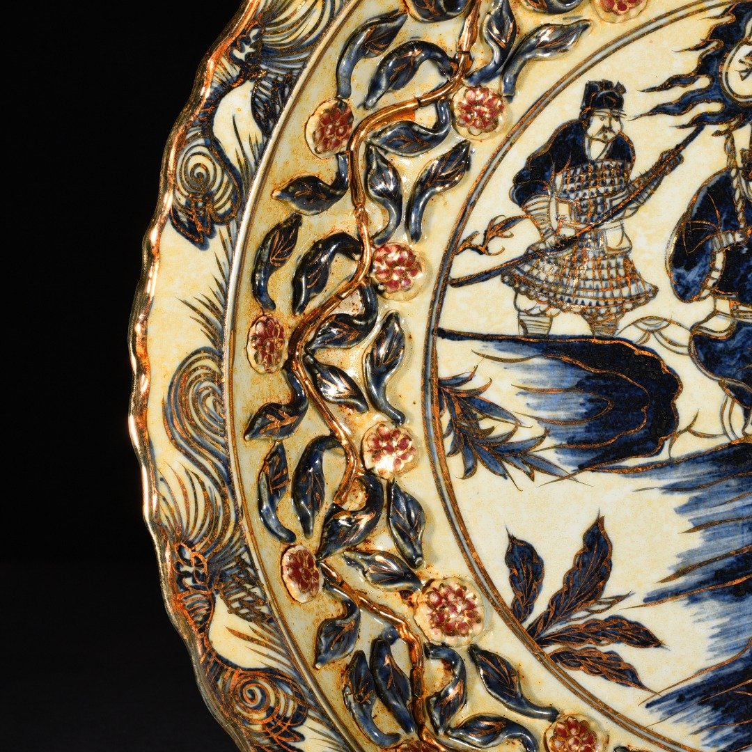 Yuan Dynasty blue and white underglaze red plate with gilt pattern and Tang Taizong figure