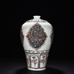 Yuan Dynasty blue and white underglaze red plum vase with floral pattern