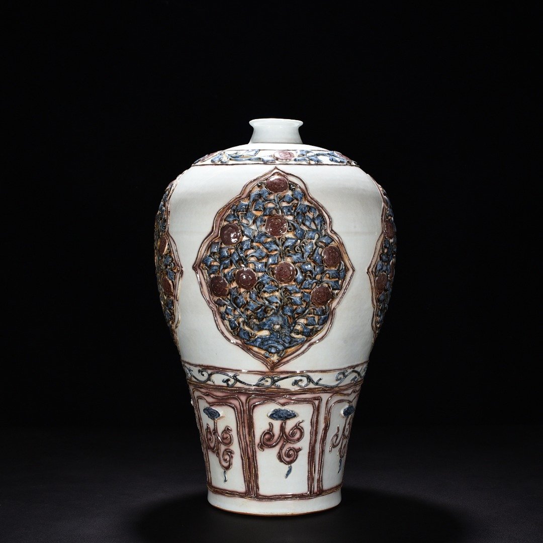 Yuan Dynasty blue and white underglaze red plum vase with floral pattern