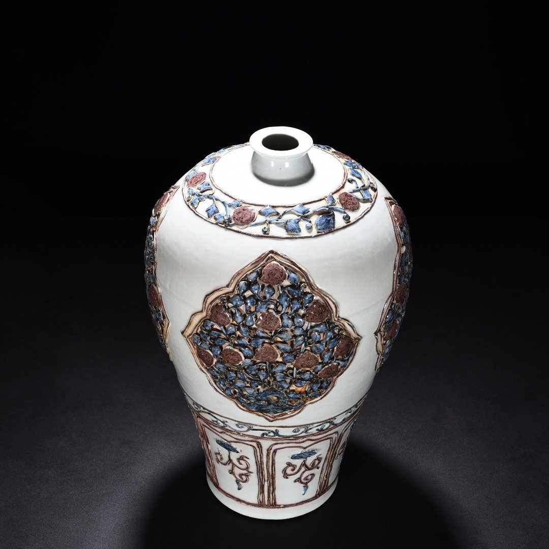Yuan Dynasty blue and white underglaze red plum vase with floral pattern