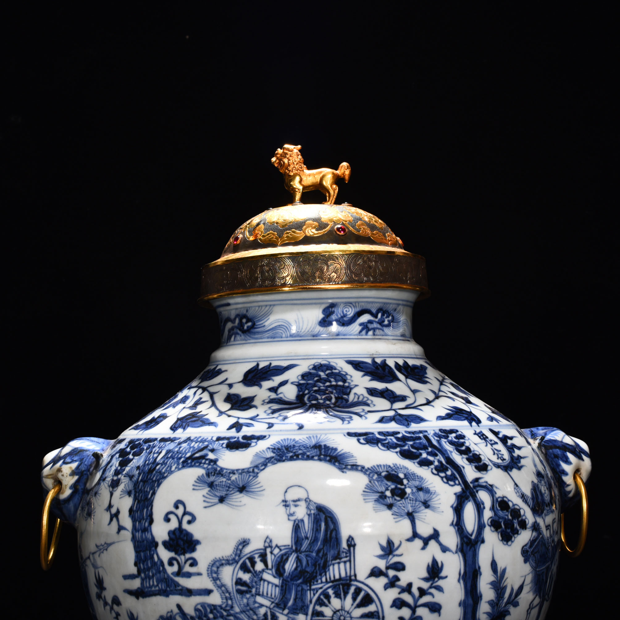 Yuan Dynasty blue and white figure pattern animal head jar