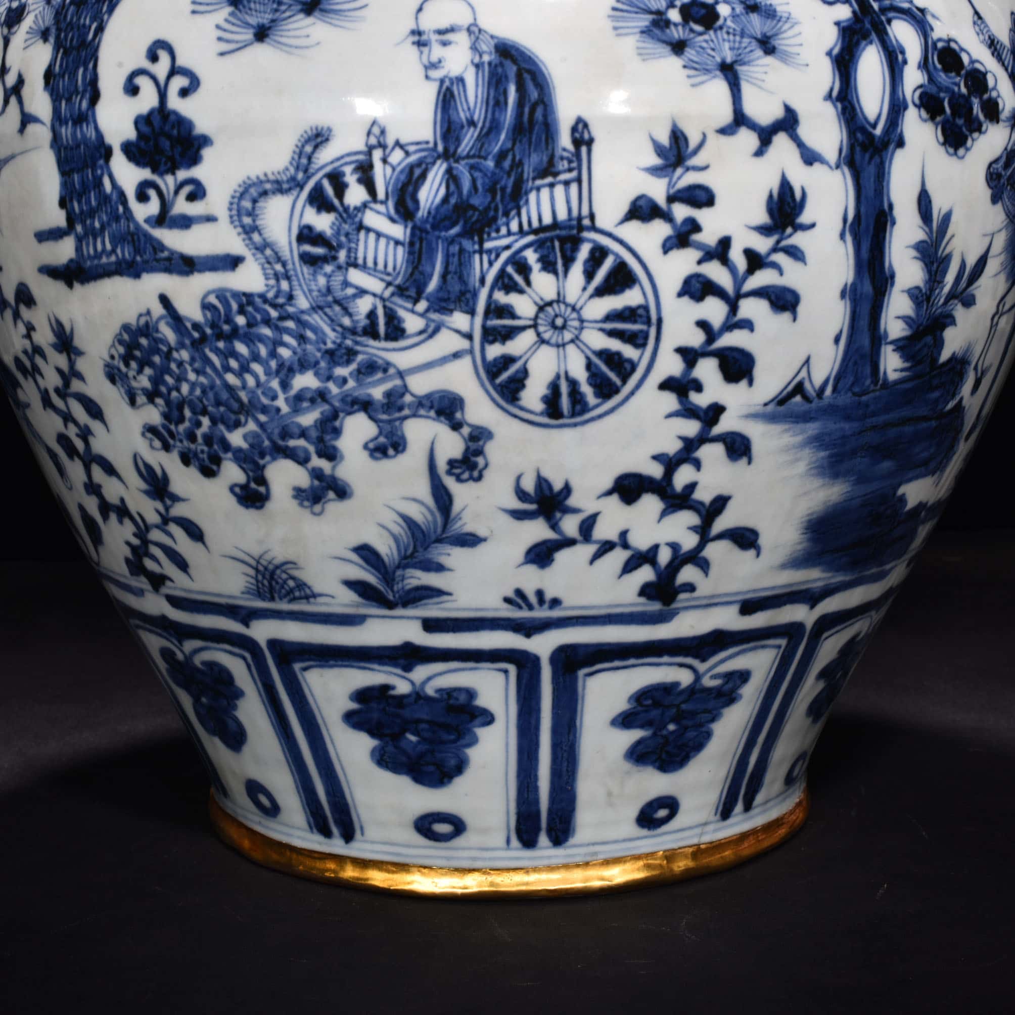 Yuan Dynasty blue and white figure pattern animal head jar