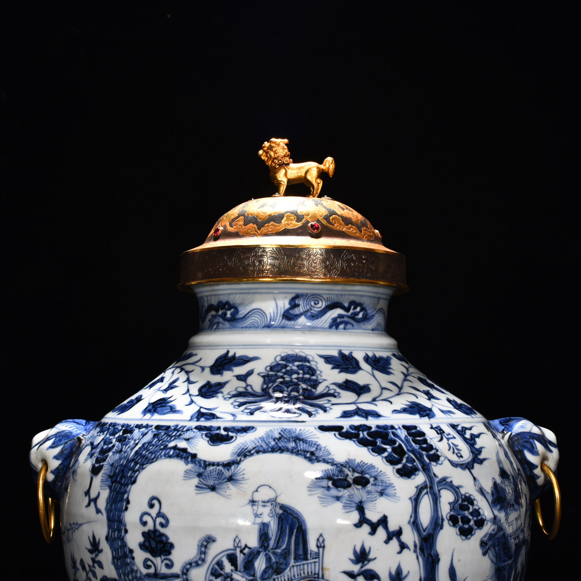Yuan Dynasty blue and white figure pattern animal ear cover jar