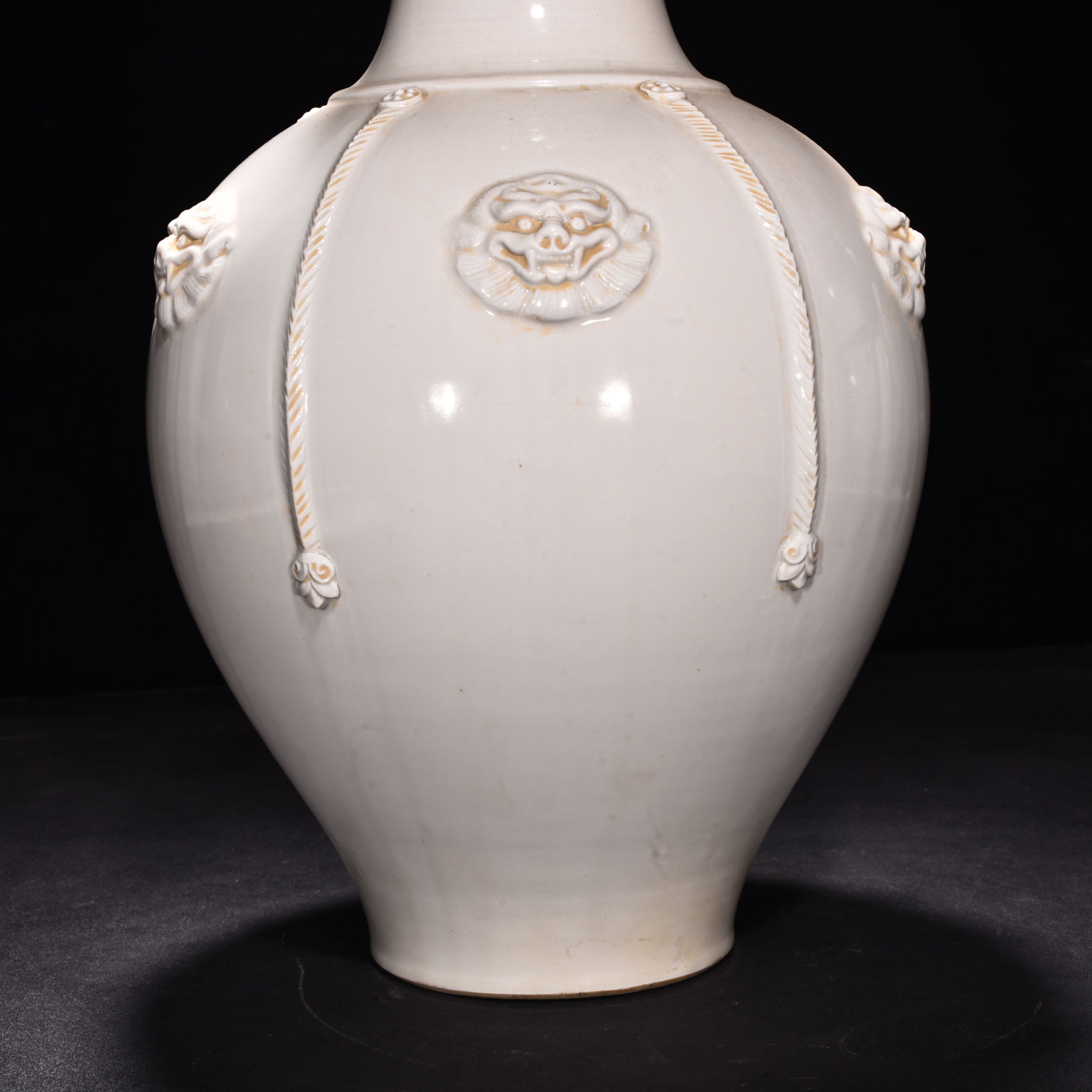 Tang Dynasty kiln white porcelain vase