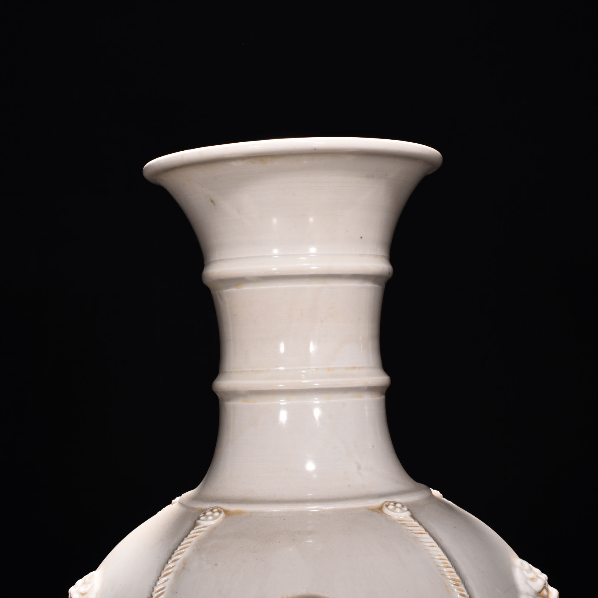 Tang Dynasty kiln white porcelain vase