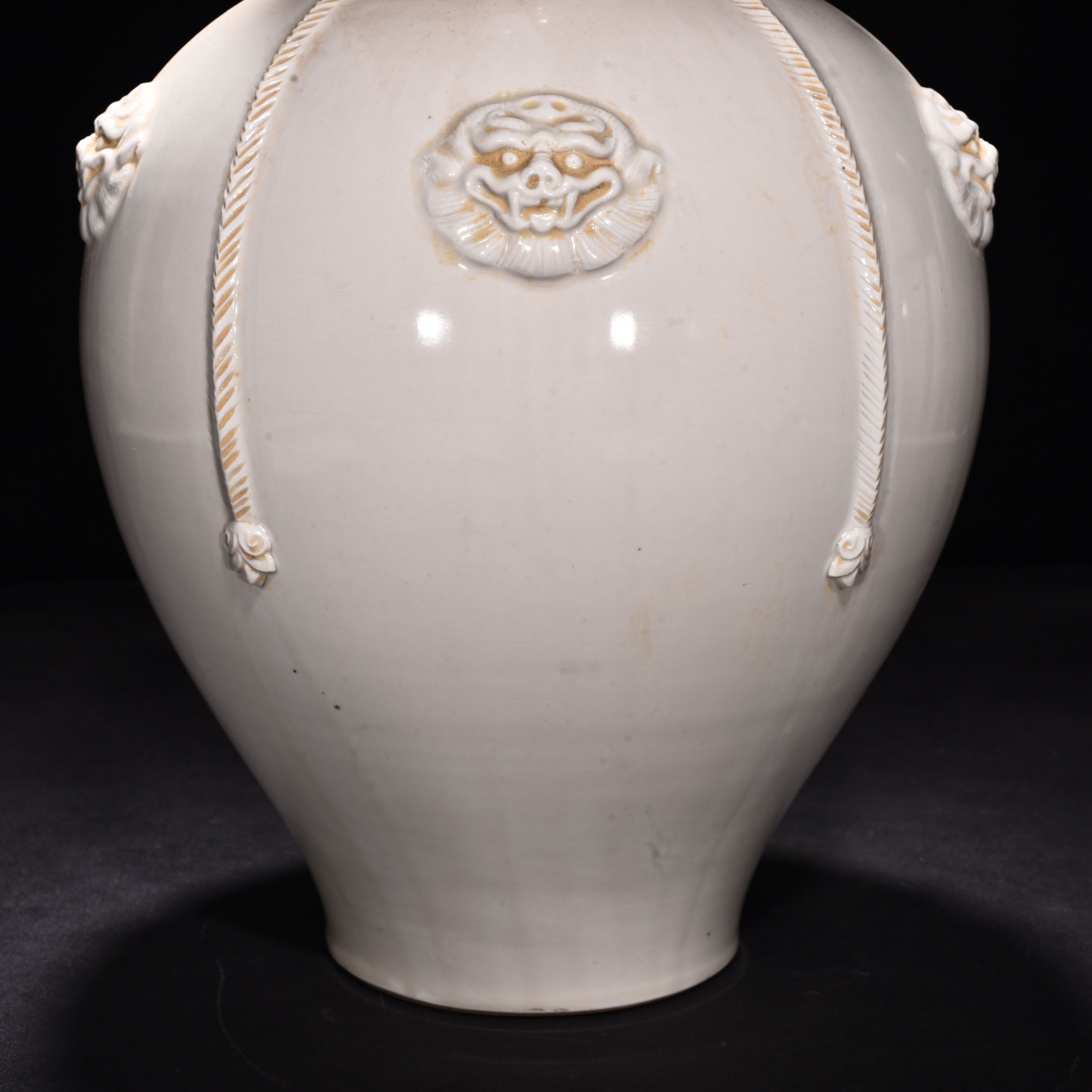 Tang Dynasty kiln white porcelain vase