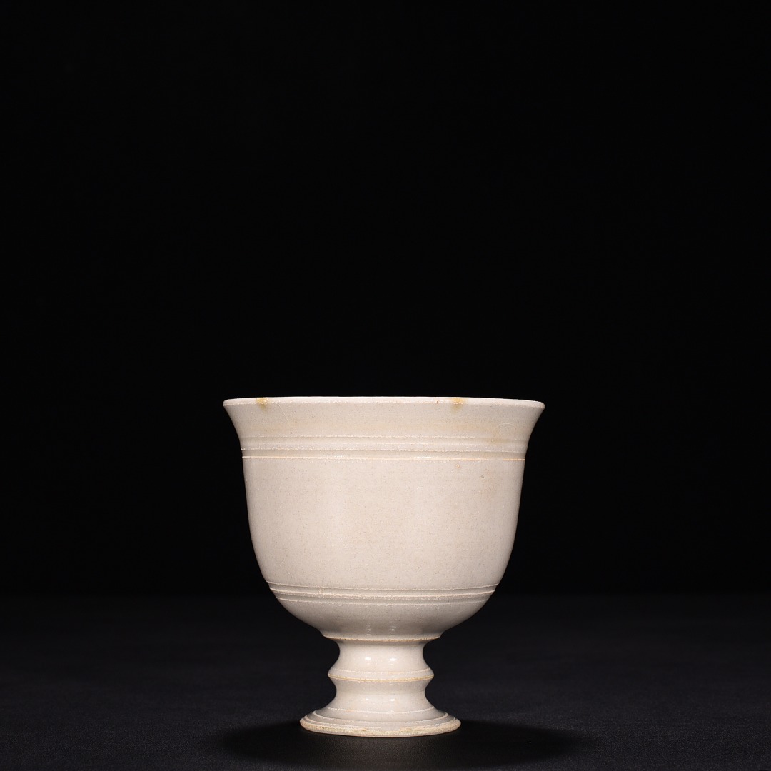 Tang Dynasty kiln white porcelain speckled cup