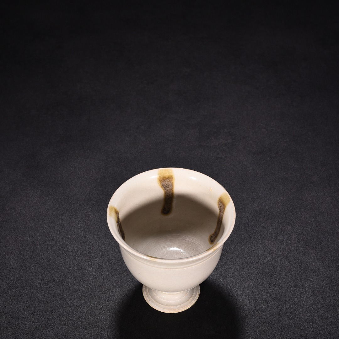 Tang Dynasty kiln white porcelain speckled cup