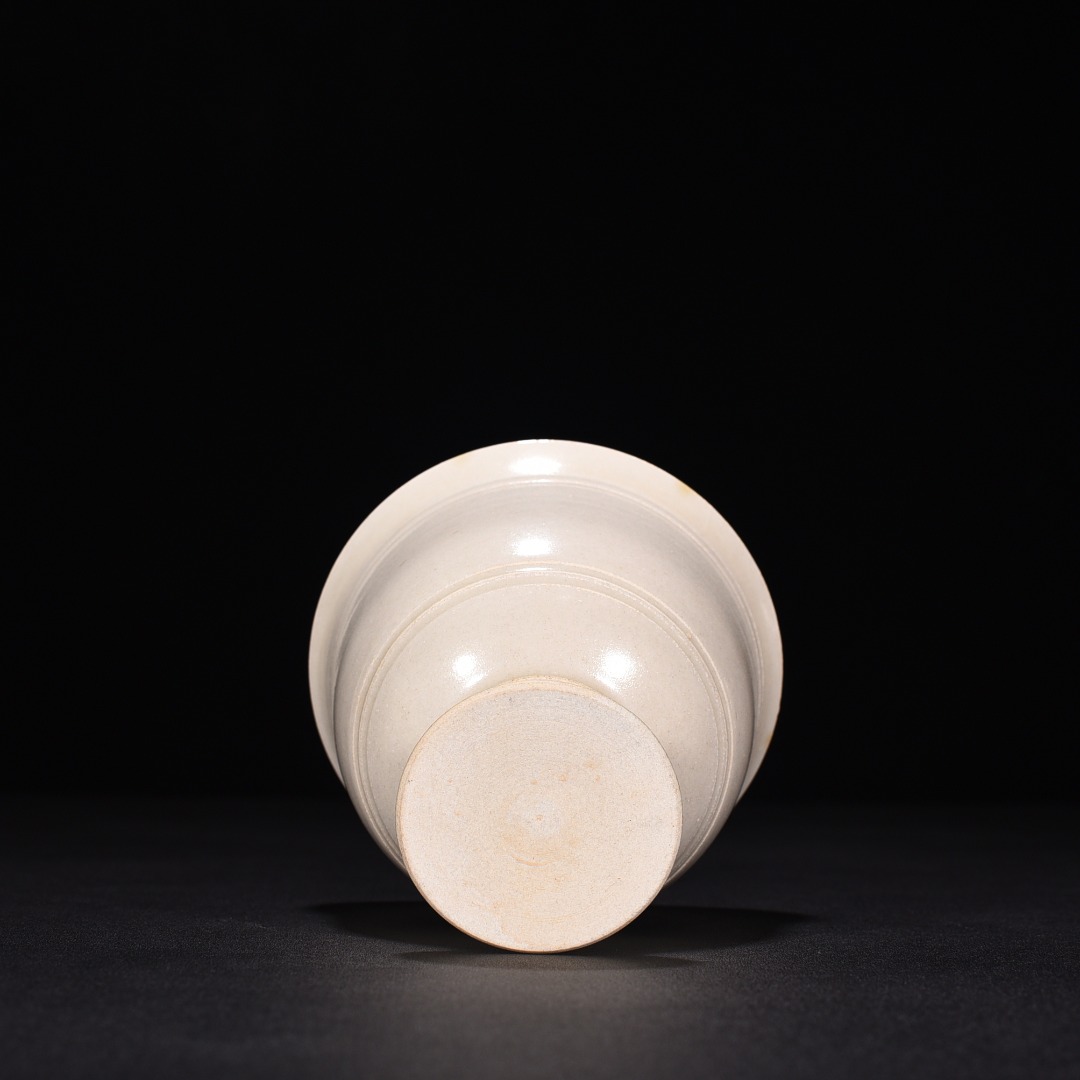 Tang Dynasty kiln white porcelain speckled cup