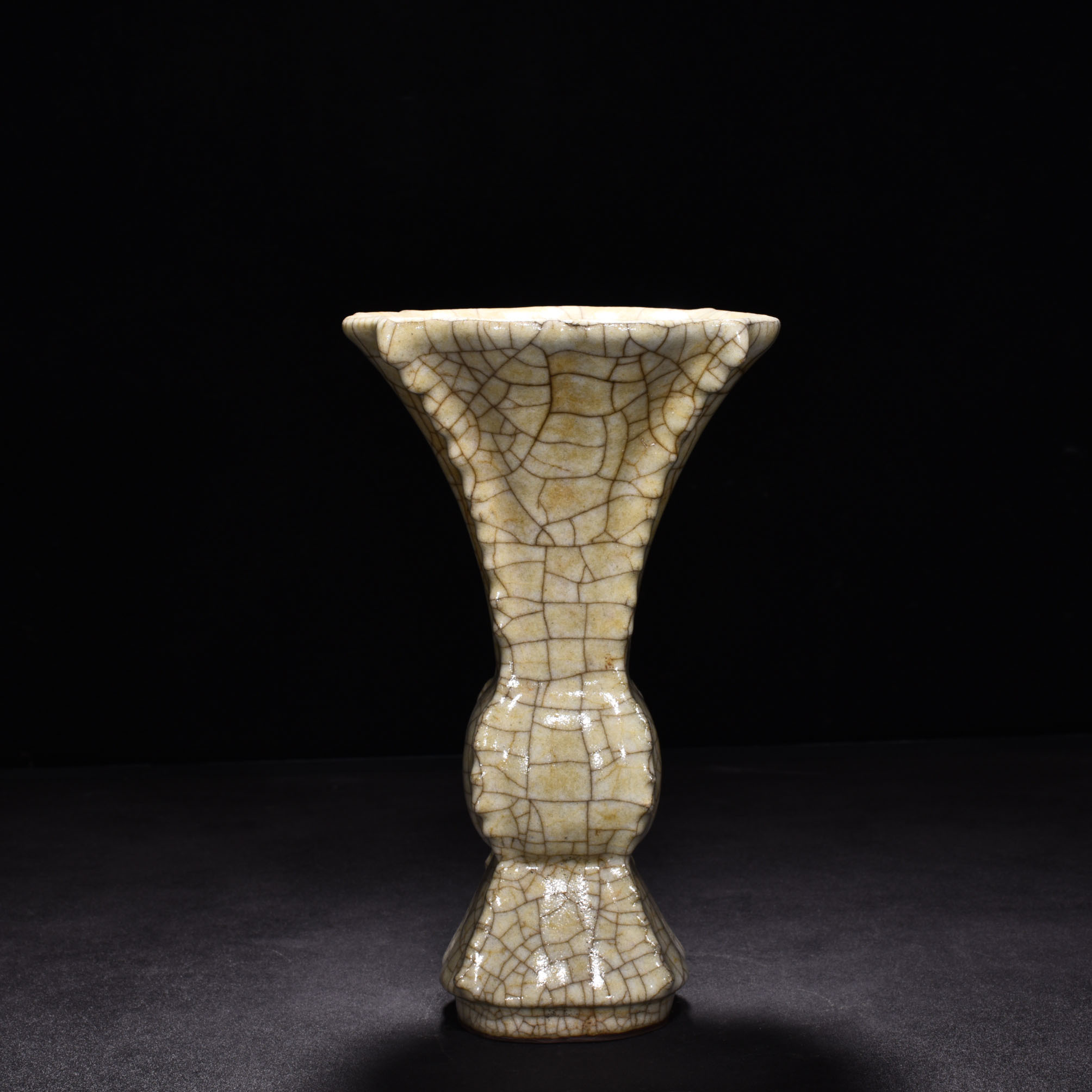 Song Dynasty kiln ge halberd flower goblet vase