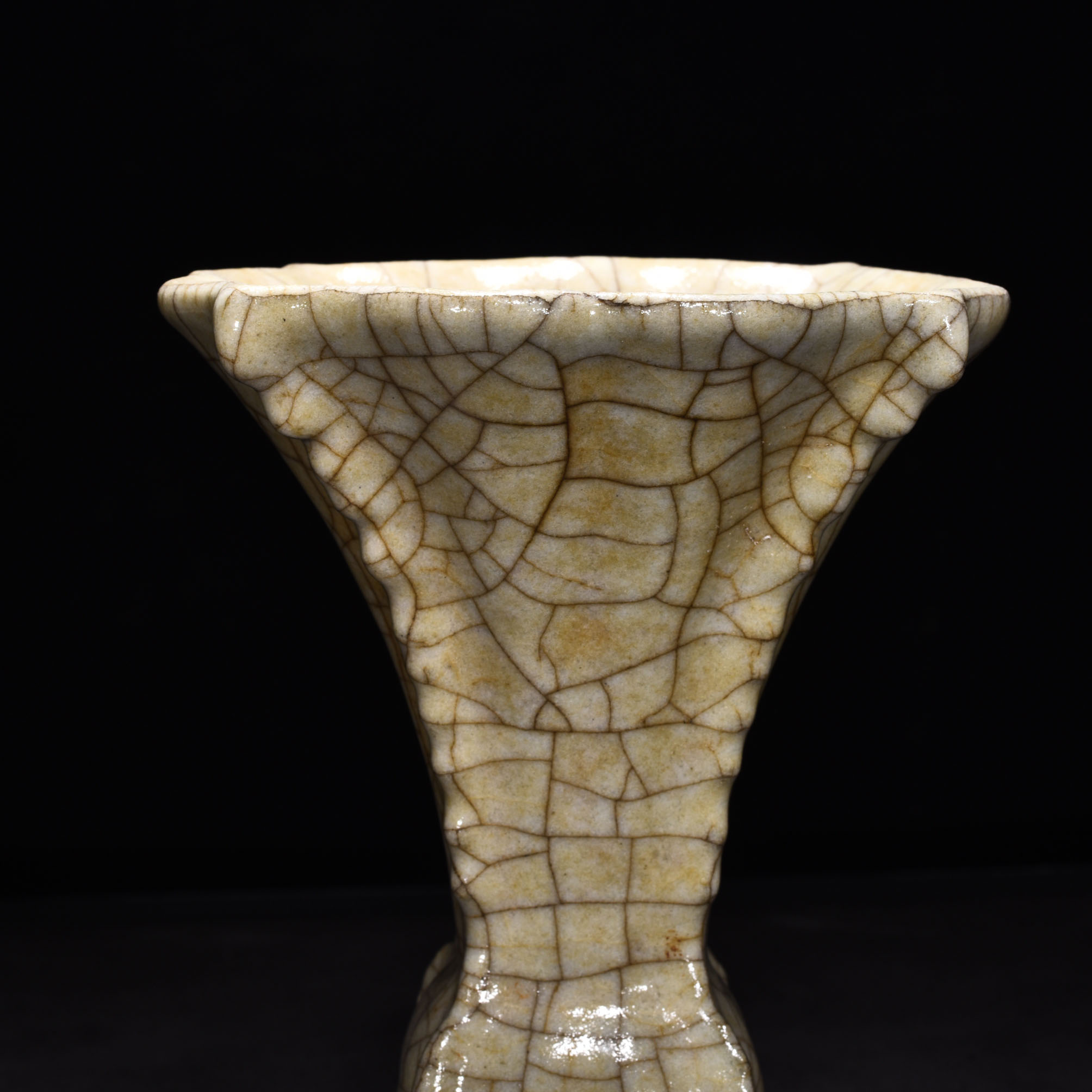 Song Dynasty kiln ge halberd flower goblet vase