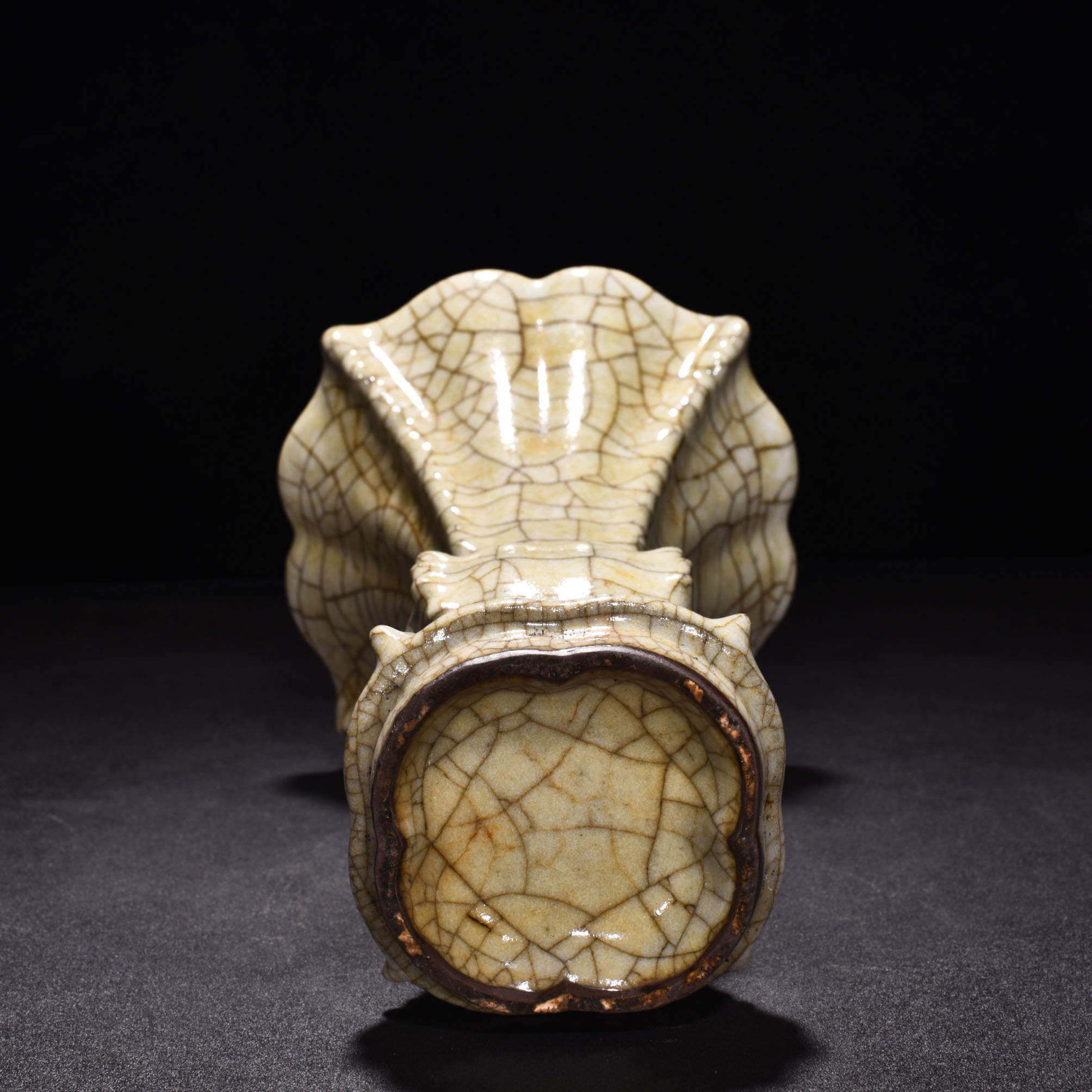 Song Dynasty kiln ge halberd flower goblet vase